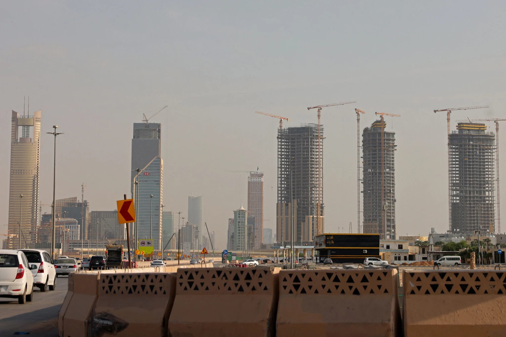US airlines warned to exercise caution in Saudi airspace after 2nd deadly airport attack