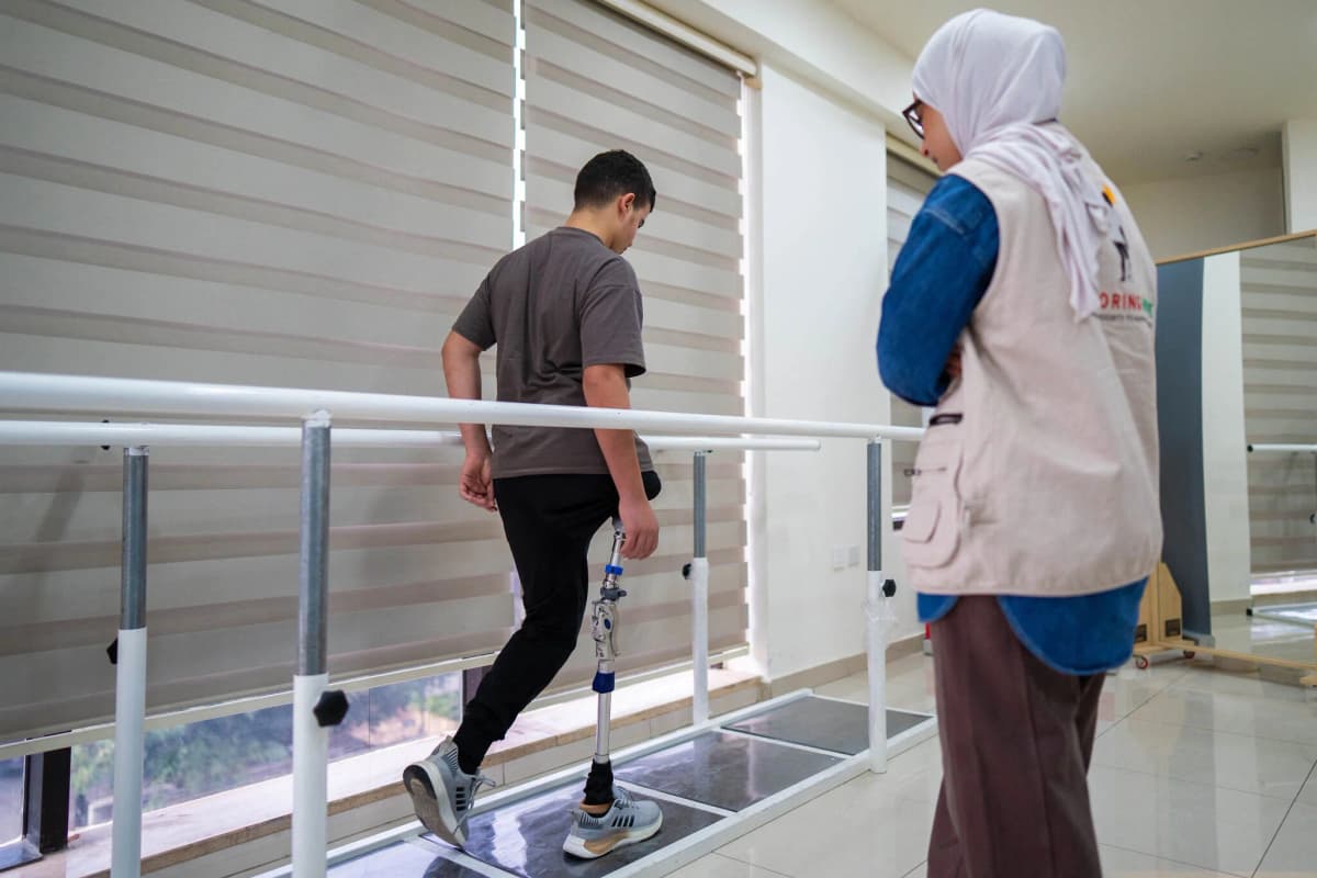 Getting prosthetic limbs from Jordan, Gazan teen amputees cling to their hopes