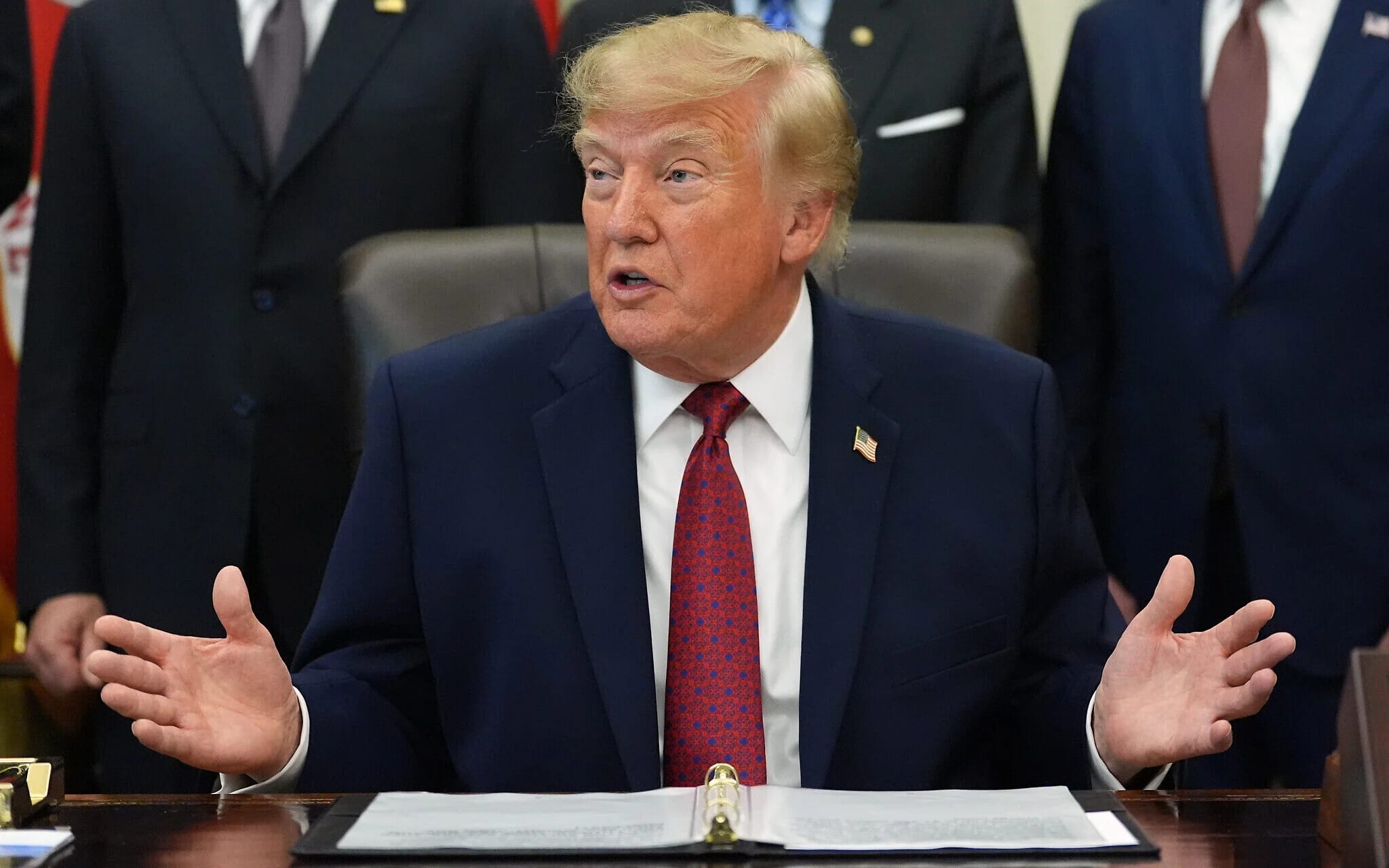 Trump marvels at plumber who pulled flydubai plane out of dive