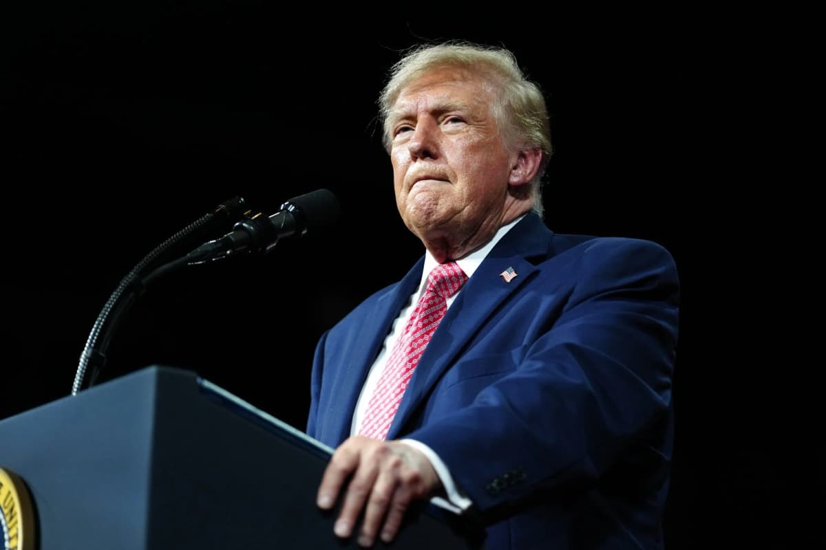 Trump approval falls to record low of 31% as midterms near