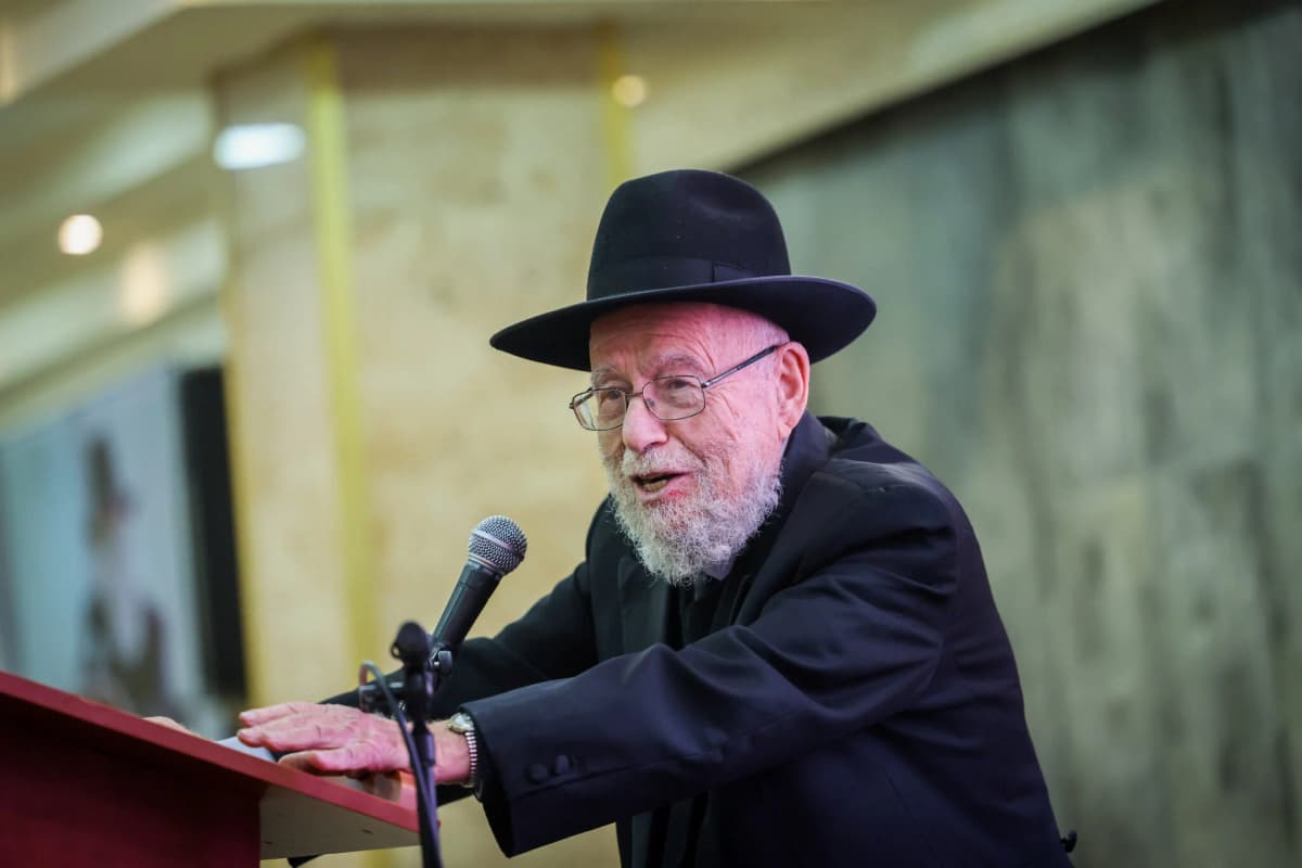 Police examine complaint against rabbi’s ruling letting Jews harvest on Palestinian land