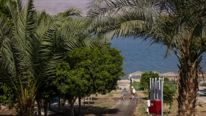 מזג האוויר: בהיר וחם מהרגיל עם עומסי חום כבדים עד קיצוניים