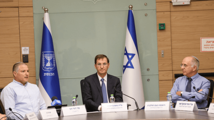 ועדת הבחירות תכנס את ראשי הסיעות לדיון בעקבות החשש מהשפעה פסולה