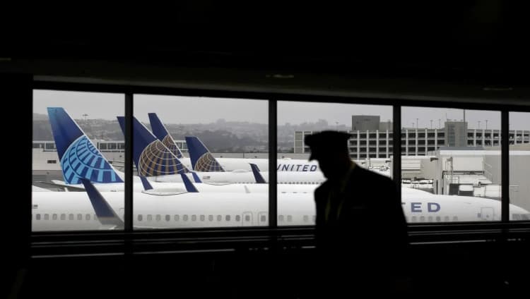 Израиль запретил пилоту United Airlines въезд в страну из-за симпатий к Ирану