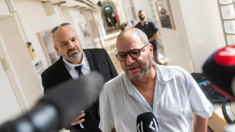 Депутат ХАДАШ Офер Касиф признан виновным в нападении на полицейского