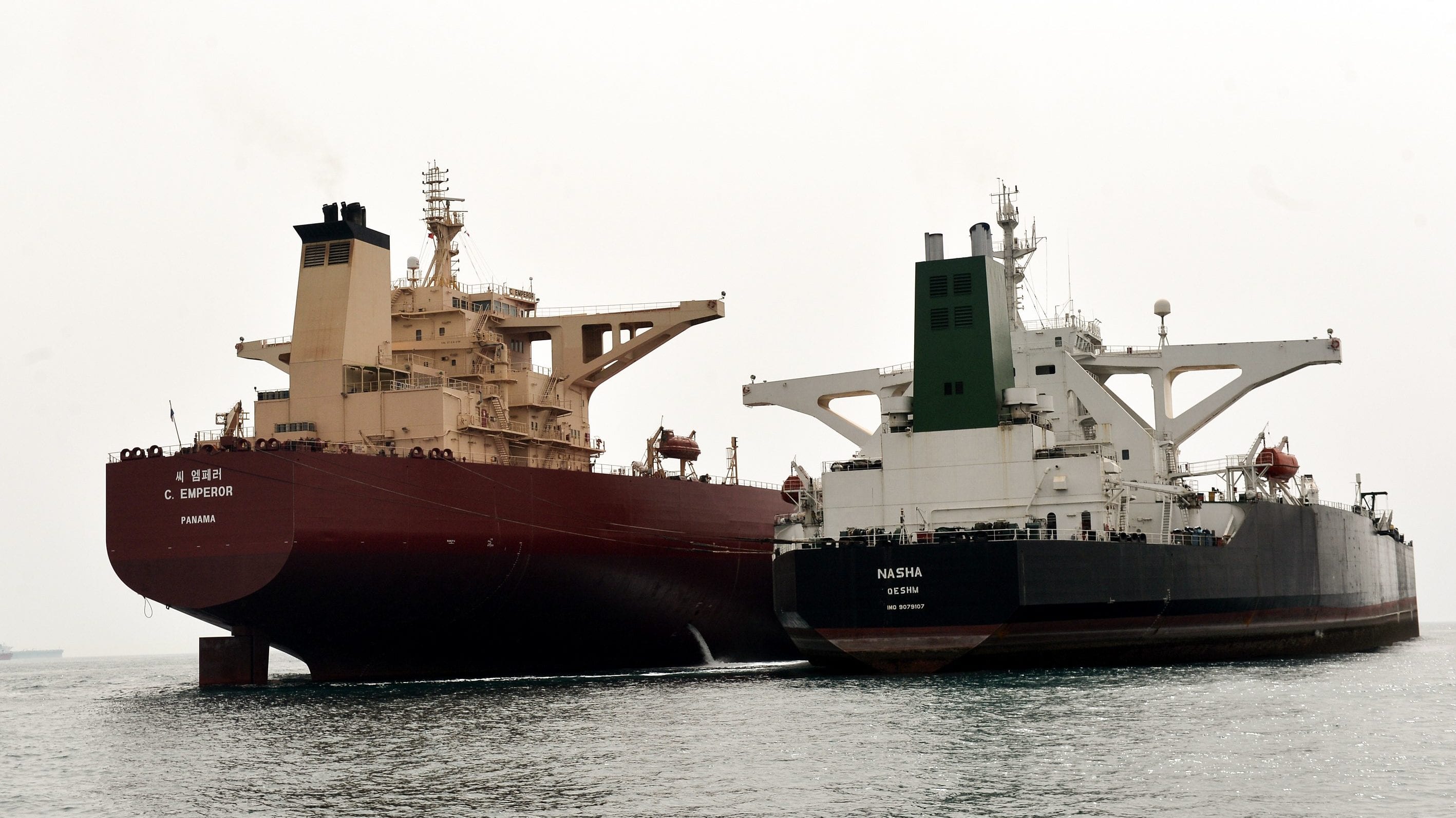 US Strikes 3 Iranian Oil Tankers After Missile Attacks on Navy Warships