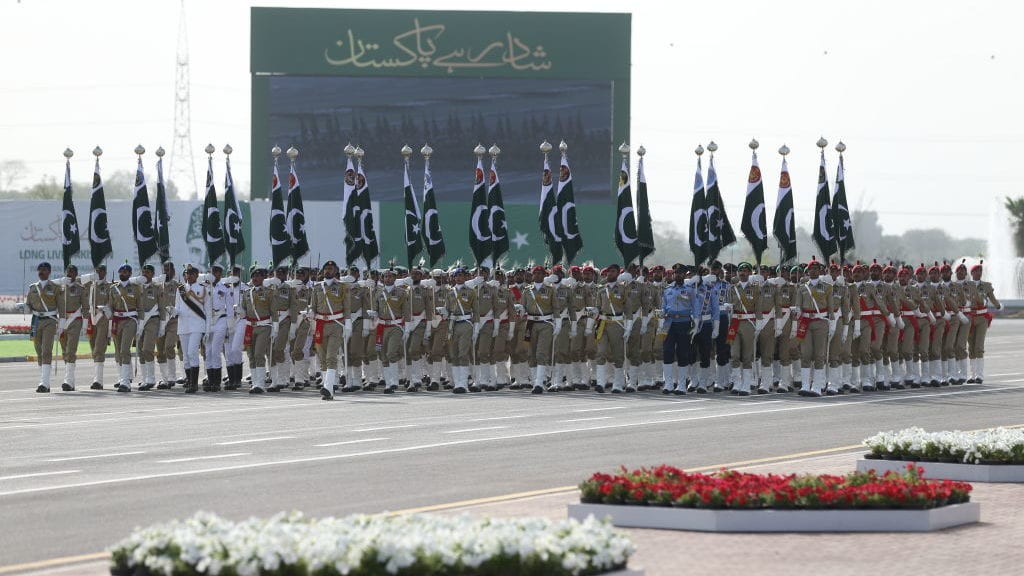 Pakistan, Kuwait Sign Defense Pact Covering Intelligence, Weapons, Border Security
