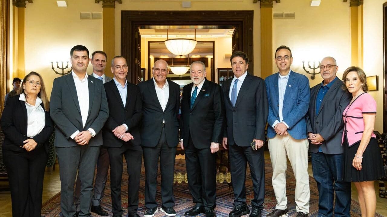 Ambassador Huckabee Discusses Birthright-Style Program for Young Evangelicals To Boost Tourism