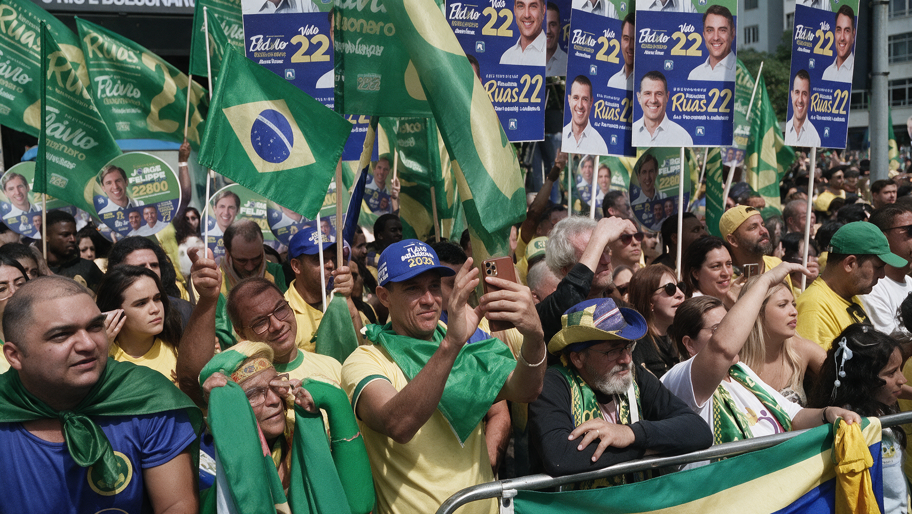Flávio Bolsonaro Defies Polls To Lead Lula; Brazil Election Heads to Runoff