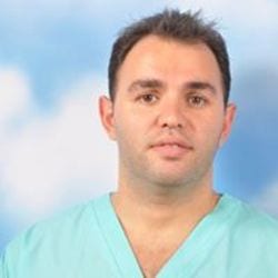 Dentist Who Helped Subdue Flydubai Attacker Recounts Cockpit Struggle: ‘We Thought We Were Going To Die’