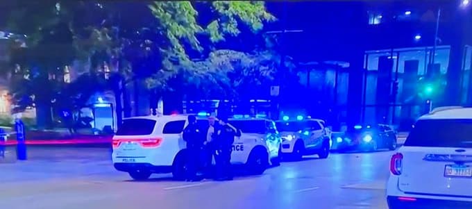 Chicago Police Take Man In Custody After Shots Fired Outside Federal Building, No One Was Injured