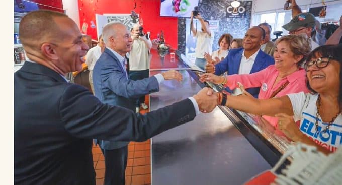 Miami Bakery Faces Backlash After Hosting NY’s Hakeem Jeffries And Democratic Candidate