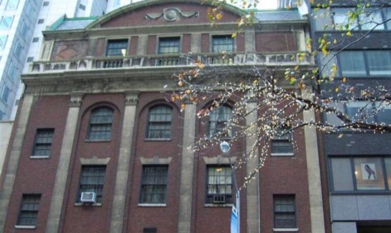 Man Arrested for Disrupting Service at Midtown Synagogue, Police Say