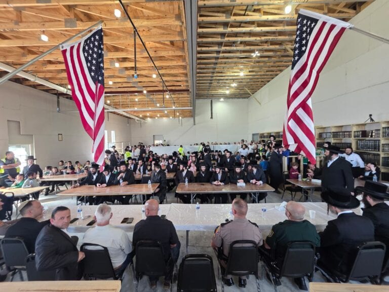 Florida Officials Visit Newly Established Jewish Community After Antisemitic Online Attacks