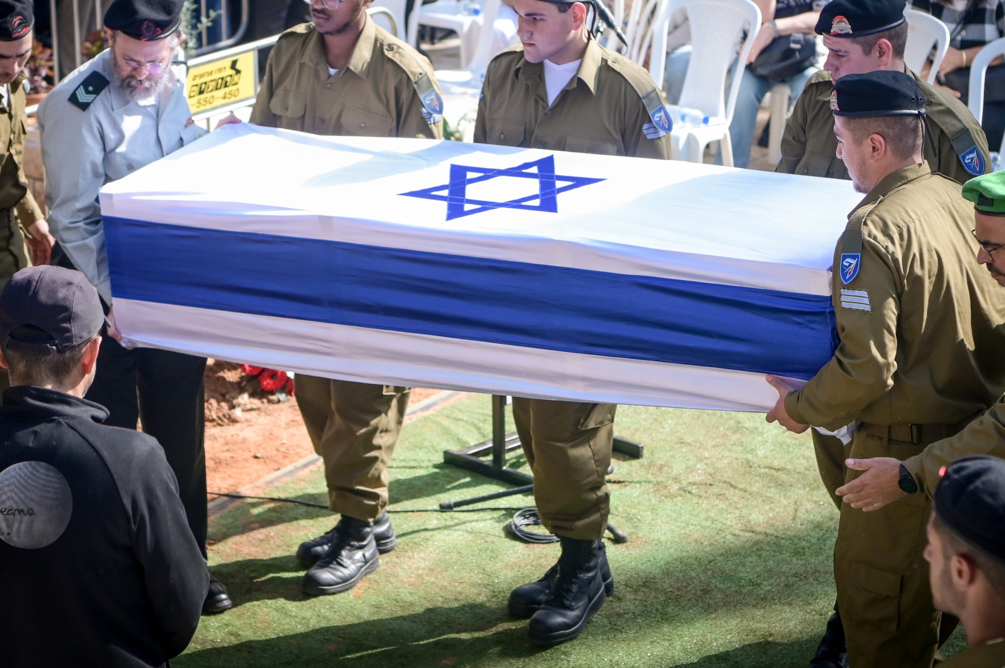 שלוש שנים למלחמה: 1,318 חללים, 1,029 נרצחים ואלפי יתומים