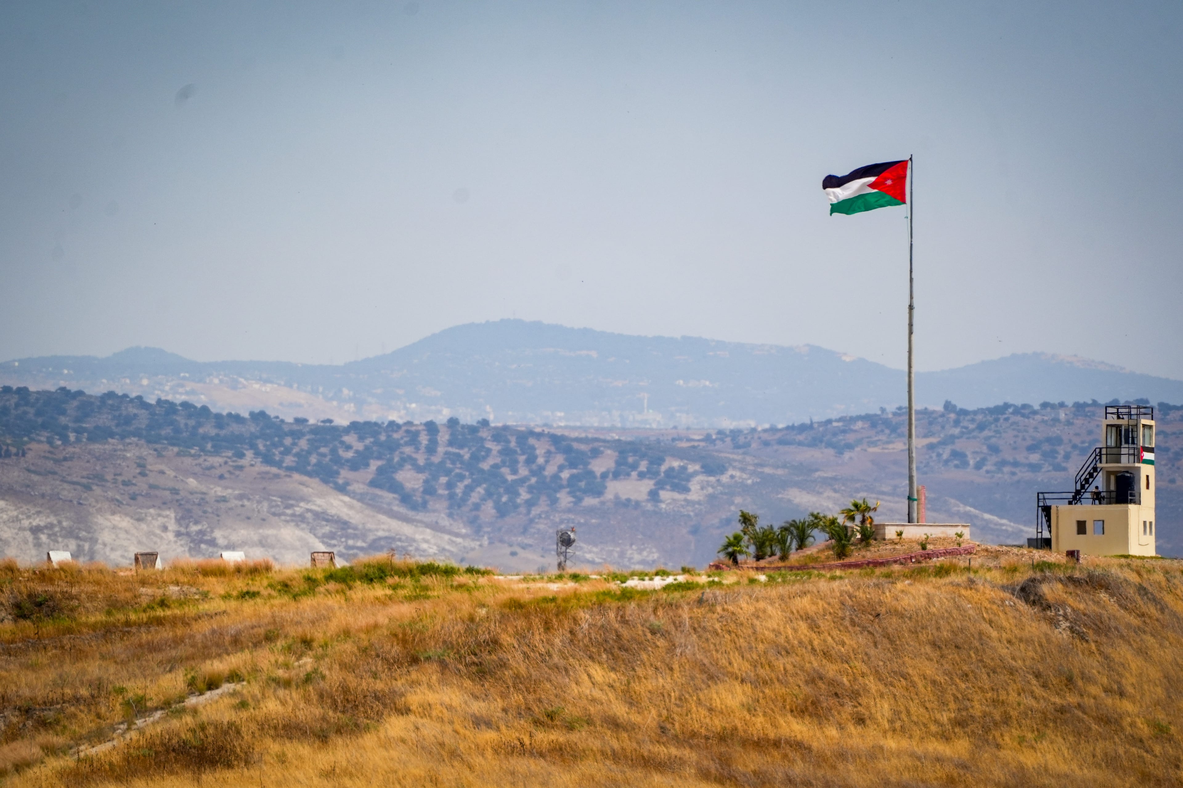 הגיע לעבוד וסייע למסתננים, הרישיון בוטל מיידית
