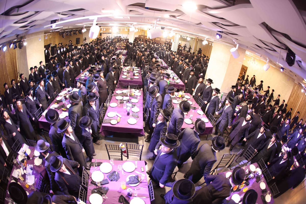תלמידי 'תורה ויראה' סיימו את הש"ס לזכר אביו של הנגיד