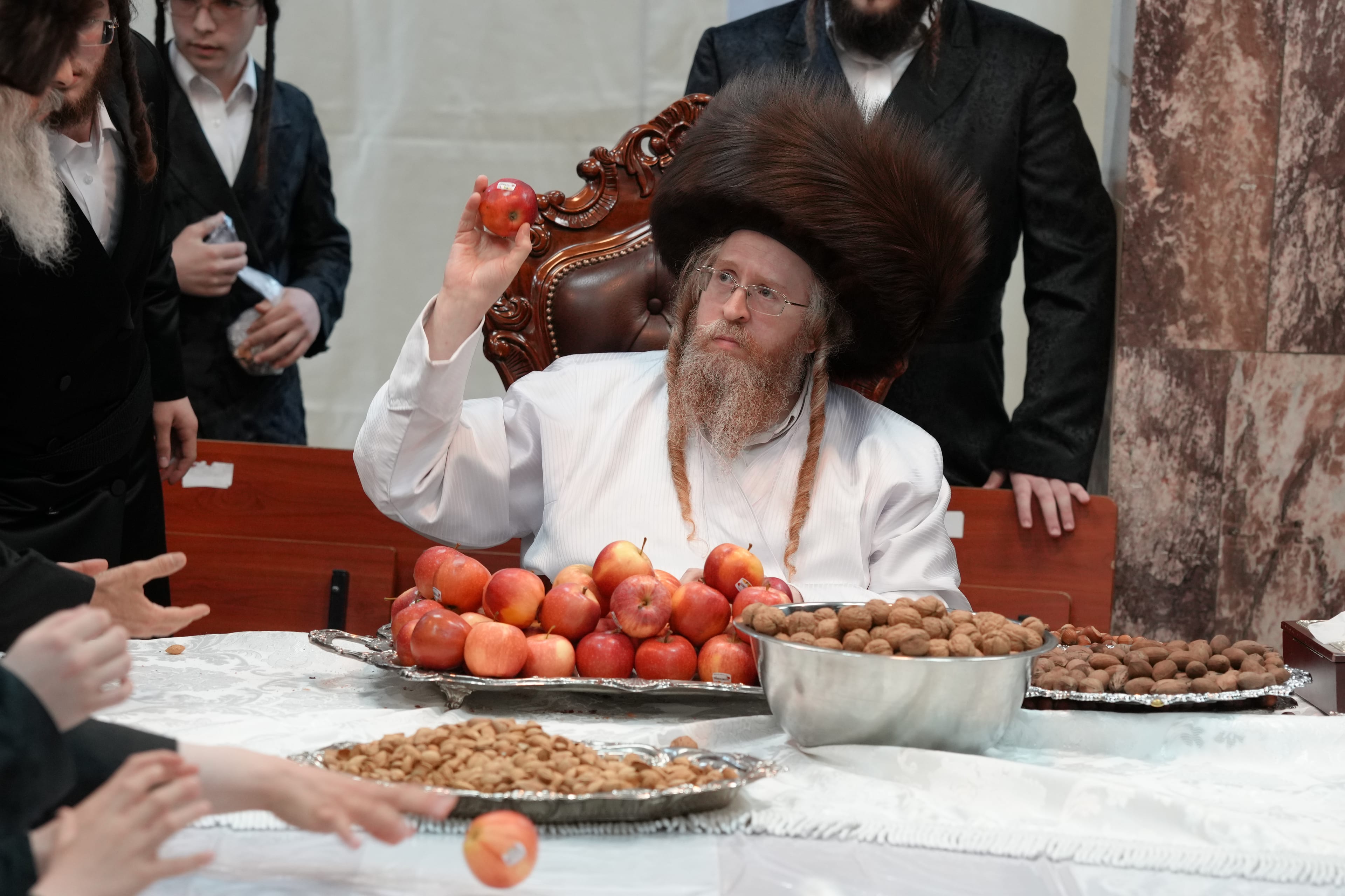 מההושענות עד ל"עפיל טיש": סוכות בשומרי אמונים