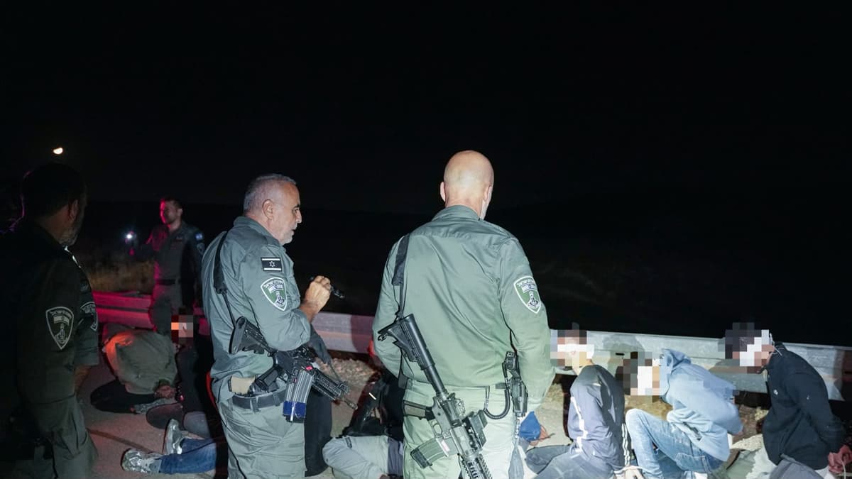 המסוק עקב מלמעלה: 15 חשודים נעצרו במבצע