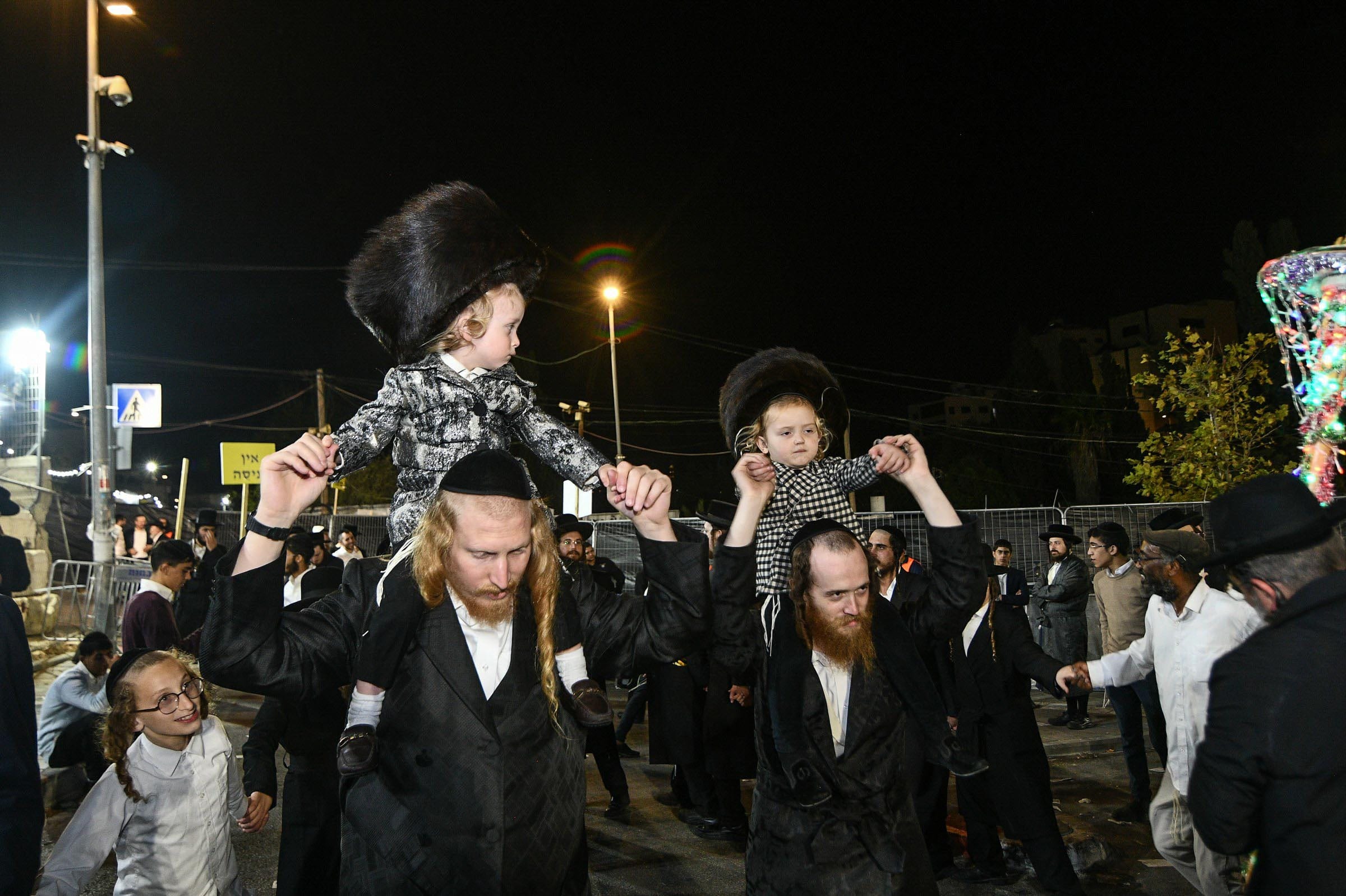 ריקודים חלאק'ה והכנסת אורחים בהילולת שמעון הצדיק