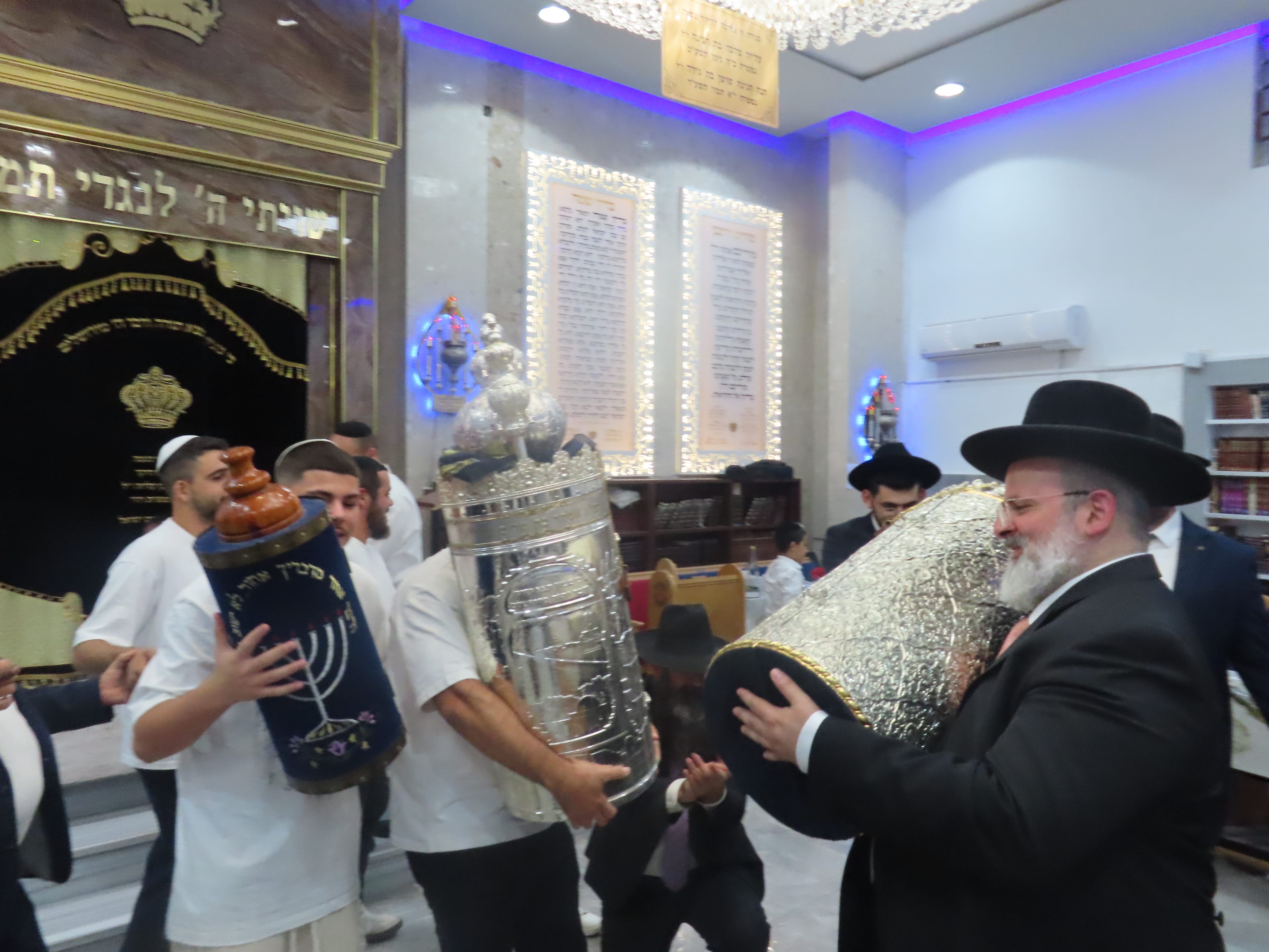 מפי קל יבורך ישראל: הקפות שניות בעיר נשר