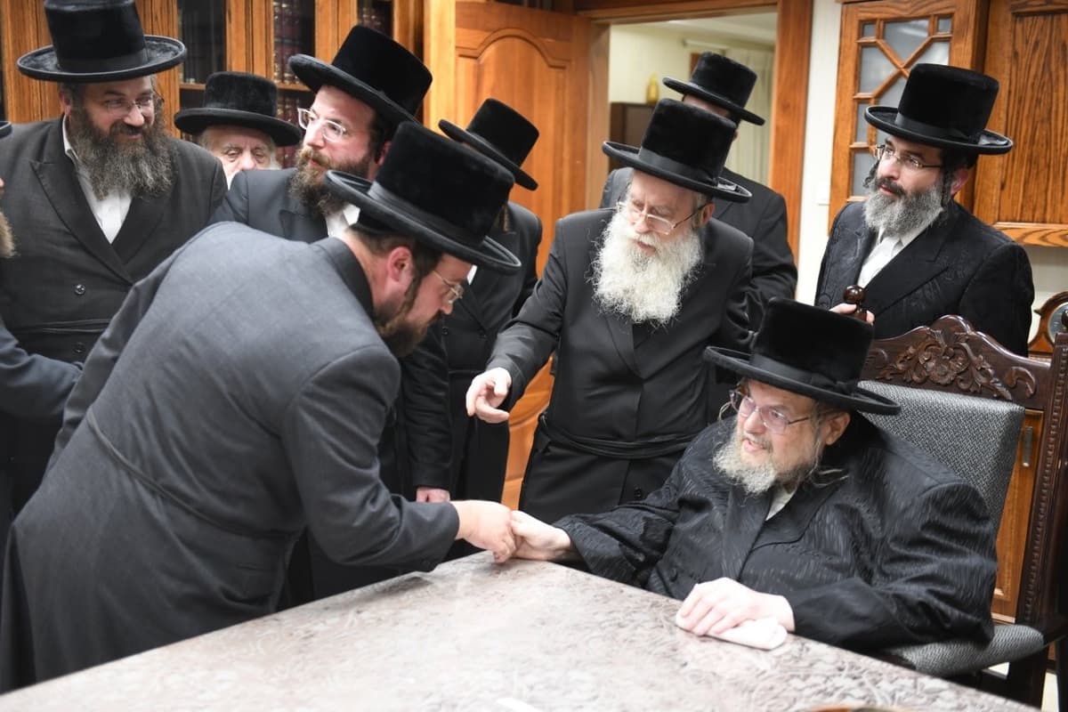 סיפורים מההיסטוריה: עסקני בעלזא התכנסו במעונו של הרבי