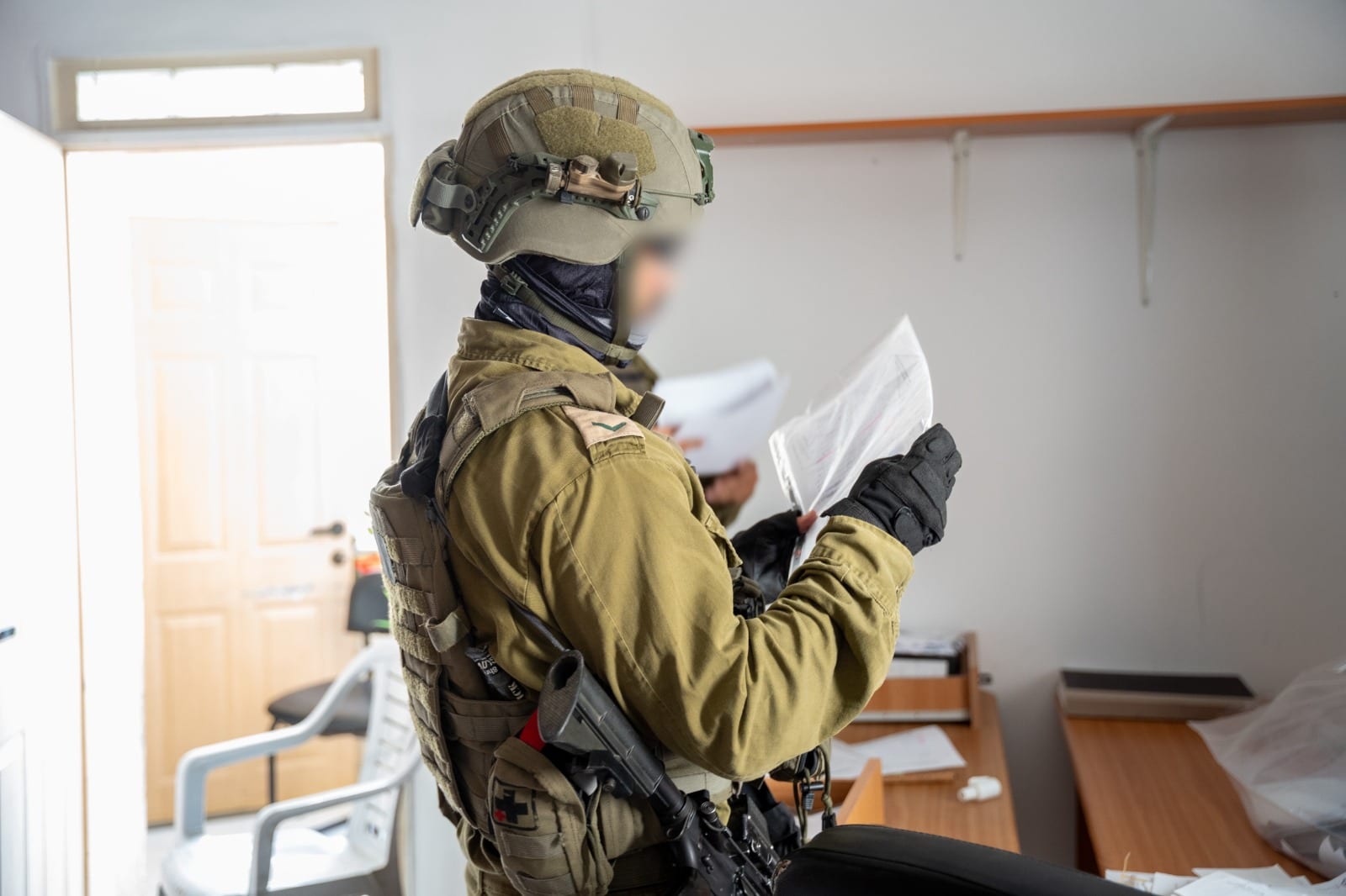 הקשר לסיוע 48: הפשיטה שמעלה שאלות קשות