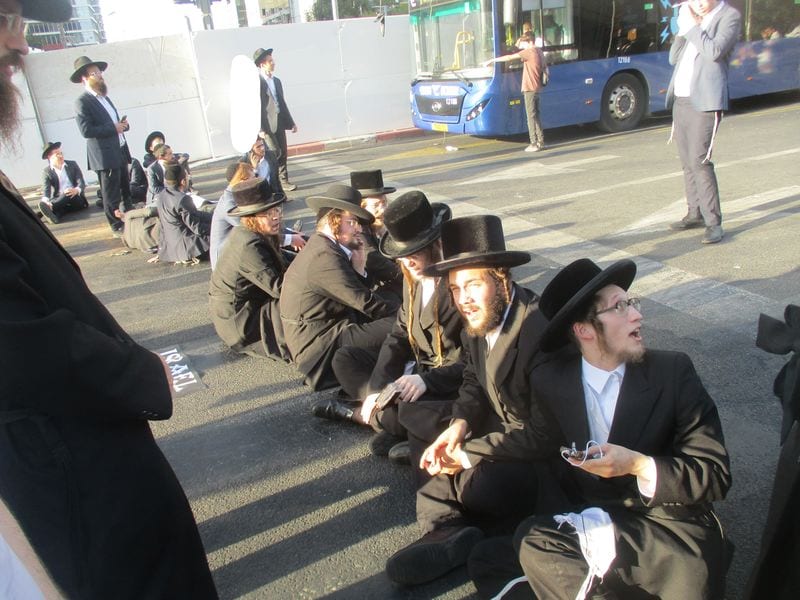 תופעה מתרחבת: חסידים מצטרפים למחאות הפלג הירושלמי