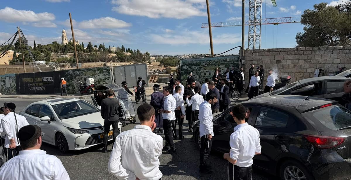 ניסיון מעצר עריק בירושלים: המונים חסמו את דרך חברון