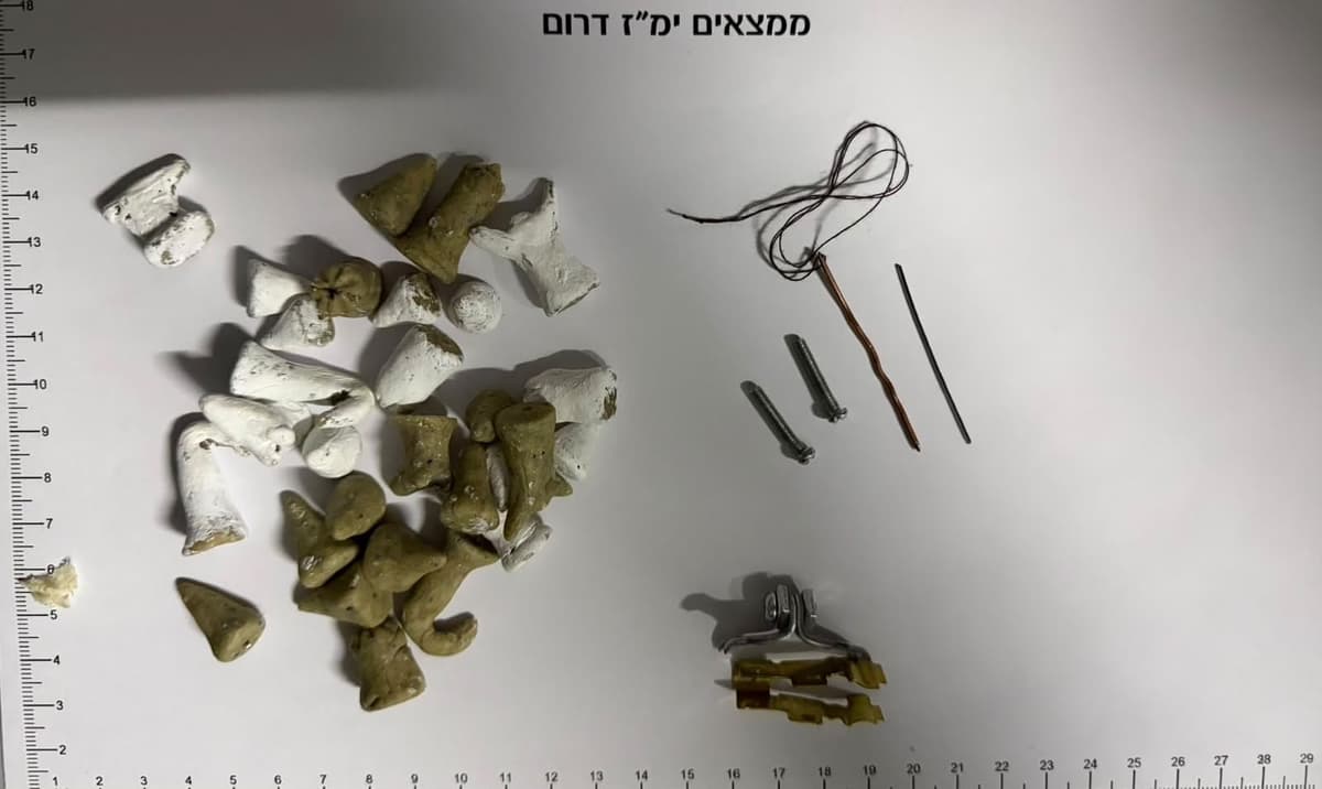 "פלאחים" ומחטים: הממצאים המסוכנים בתאי המחבלים