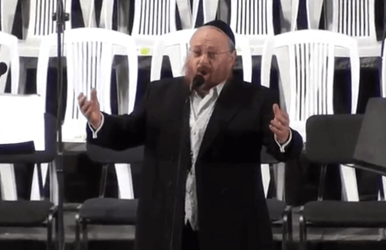 תיעוד נדיר: ר' חיים אדלר מאלתר ומצחיק את הקהל