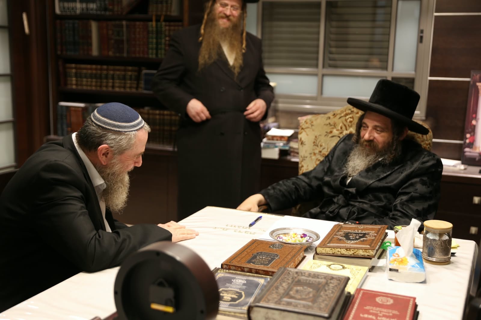"מאוד רוצה שתצליחו": האדמו"ר חיזק את אבי מעוז