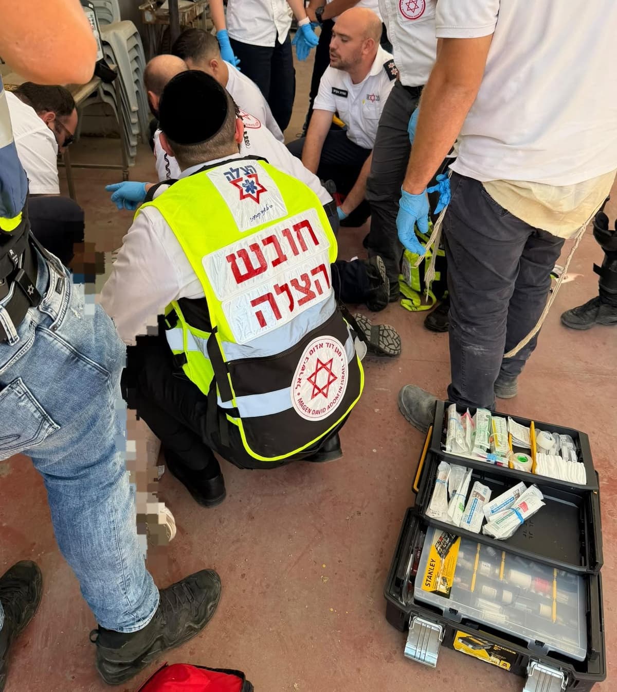 טרגדיה: בת 82 התמוטטה במוסך – והלכה לעולמה