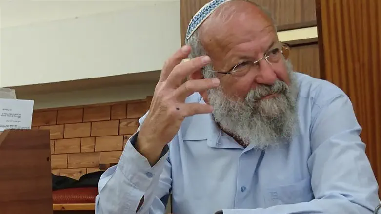 "למה לשלם 300 שקל על אתרוג?": כשהרב וישליצקי זצ"ל זעק על פערי המחירים