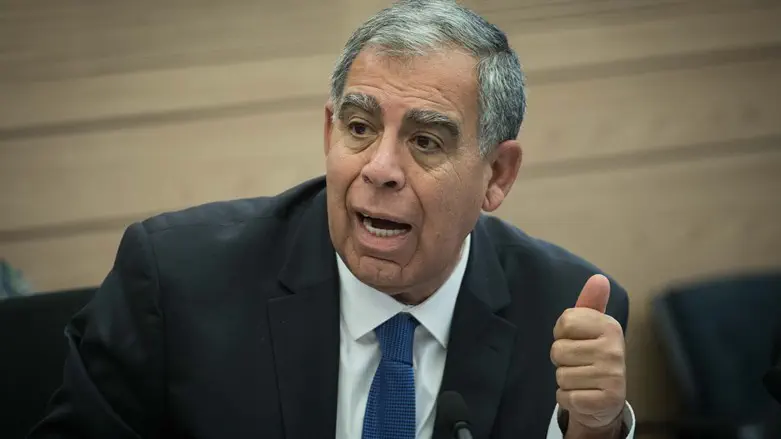 בכיר נוסף ביש עתיד פורש | מיקי לוי לא יתמודד בבחירות הבאות ביש עתיד