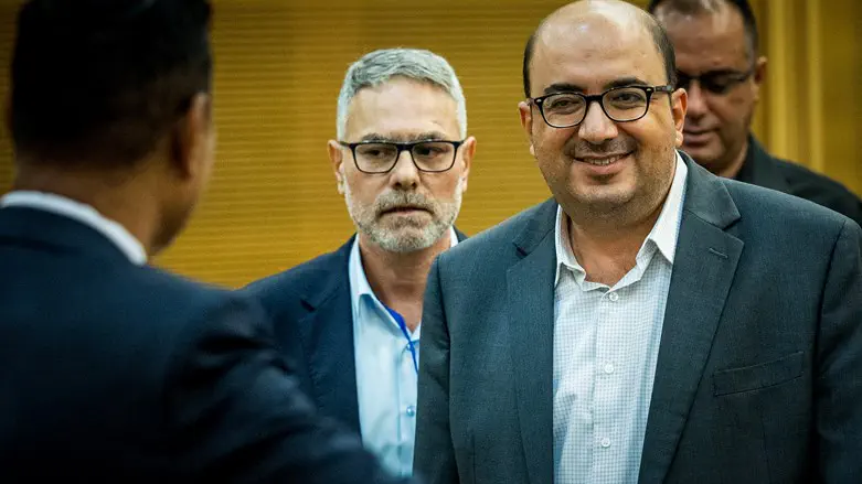 "לא ידעתי": ההסבר של אבו שחאדה למאמר שפרסם יממה אחרי הטבח