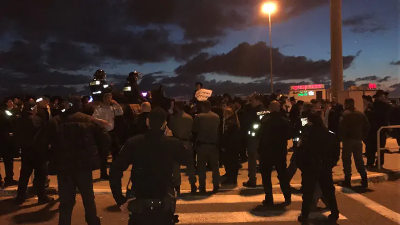 מעצר עריק נכשל | תיעוד: חרדים קיצונים התפרעו במודיעין
