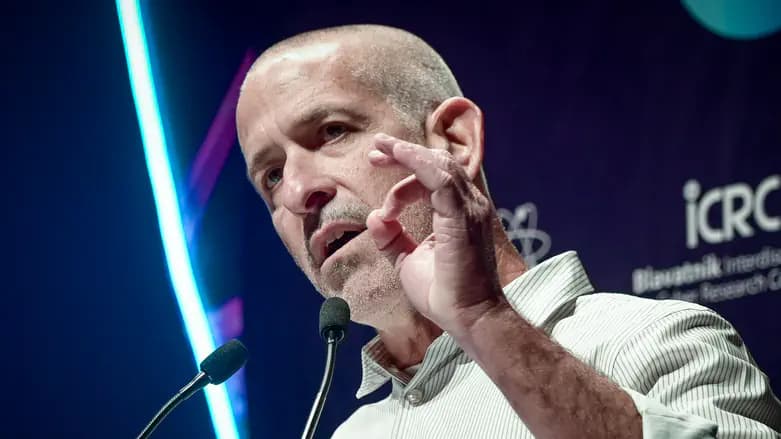 בכיר השב"כ לשעבר נגד רונן בר: שיתכונן לוועדת חקירה במקום להגיש תביעה