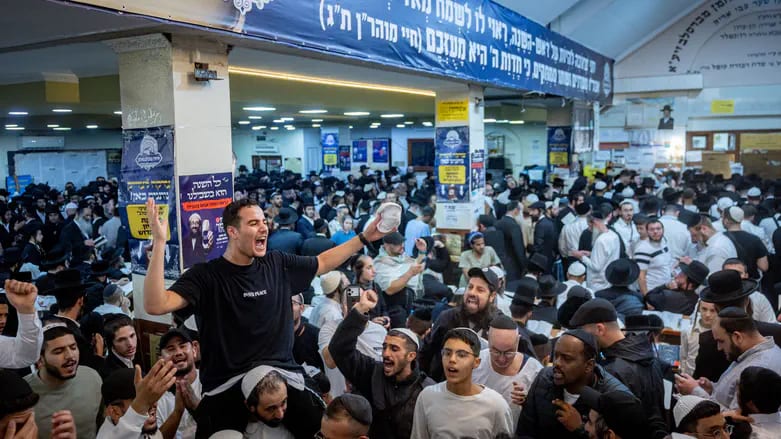 הרכבת האווירית לאומן: ישיבת תיאום עם הצבא
