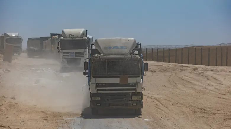 כשציוד "רפואי" משמש לטרור: המשאיות זורמות - וחמאס מתעשר