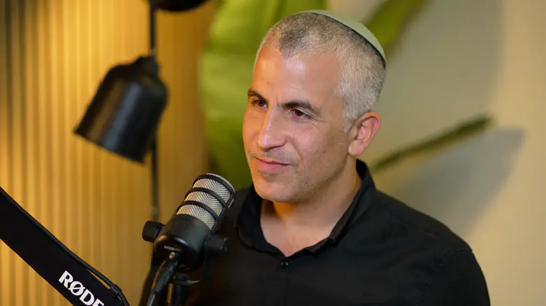 בדמעות: מנחם קלמנזון מספר על הקרב שבו איבד את אחיו אלחנן