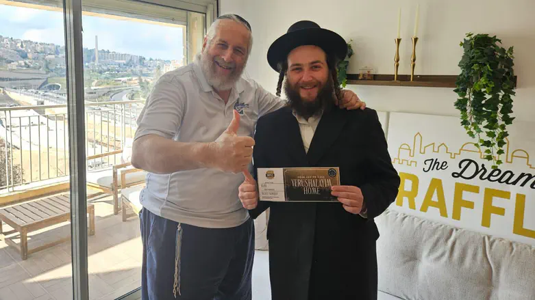 בן 22, נשוי, אברך: שיחת טלפון אחת שינתה לו את החיים