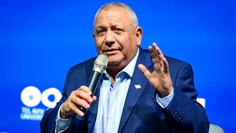 איזנקוט מתנגד לבנייה בין ירושלים למעלה אדומים: "זו טעות"