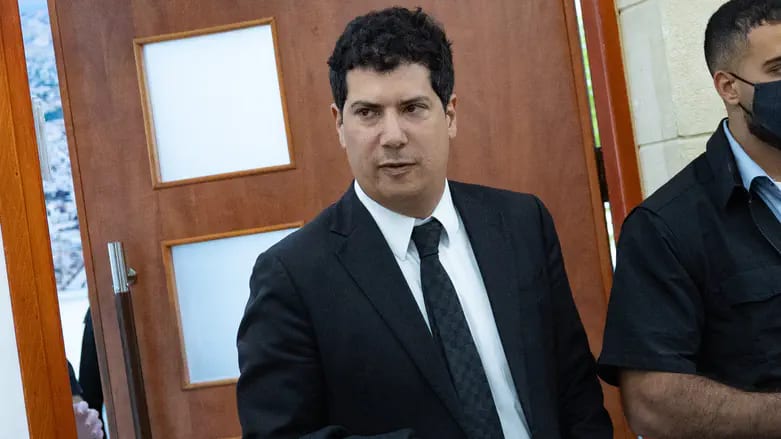 העימות שעצר את עדות מנדלבליט