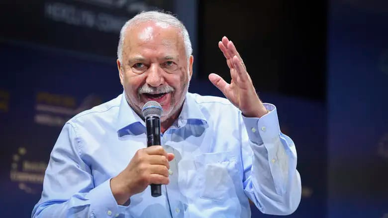 ליברמן מציג את הדרך לניצחון: להעביר 5-6 מנדטים מגוש הקואליציה