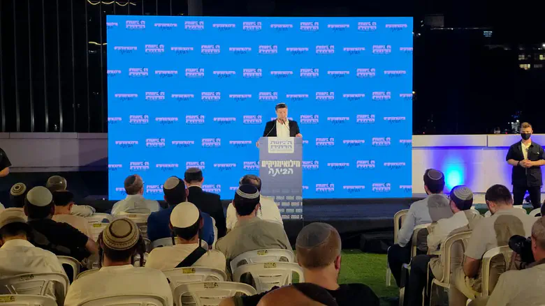 תמיכה ציבורית בתכנית סמוטריץ': הראשון שמצהיר פומבית על תכנית לגיוס חרדים