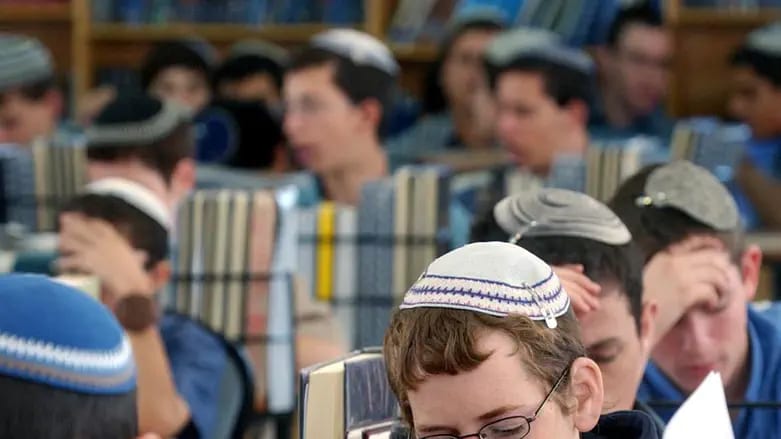 ראש ישיבה חדש, איחוד ועזיבה: התפתחויות בעולם הישיבות בציונות הדתית