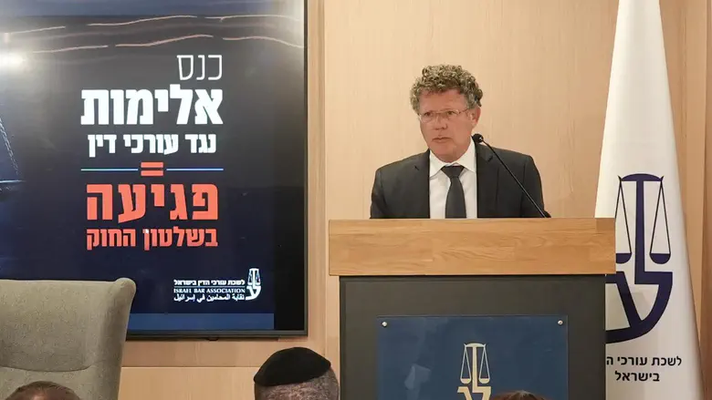 האזהרה של השופט עמית: "כך מתחילה אלימות"