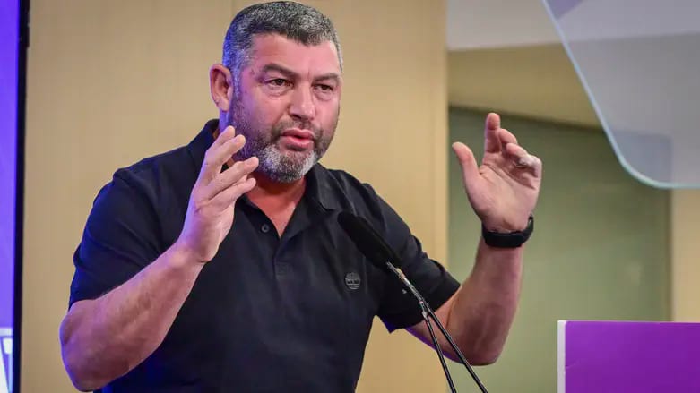 תלונה במשטרה: "בריונים ארבו מחוץ לביתו של עופר וינטר"