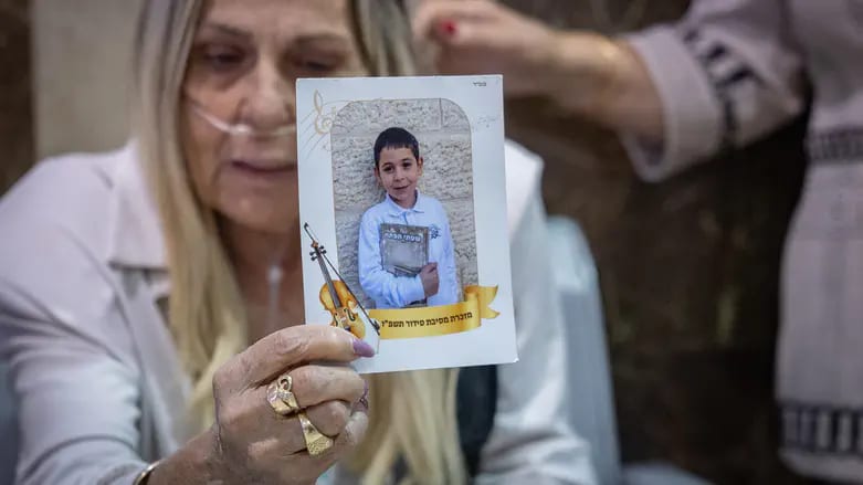 הסבתא חיבקה את התמונה וזעקה בבכי: "הוא הרג את כל המשפחה"